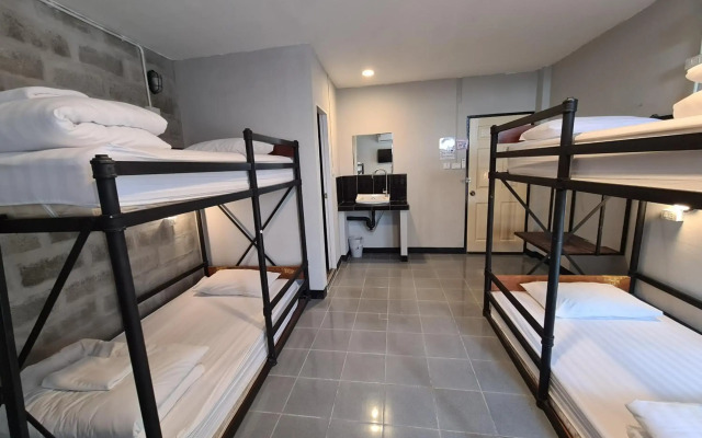 The 8 Factory Hotel Phitsanulok