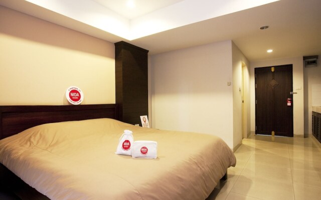 NIDA Rooms Triple 2 Wattana Sky Train