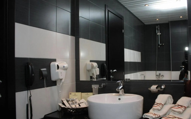 Cosmopolitan Hotel & Wellness