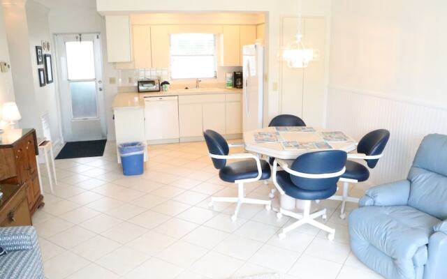 Jamaica Royale - 028 - 1 Br Condo