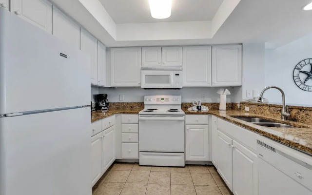 Carolinian Resort 2032