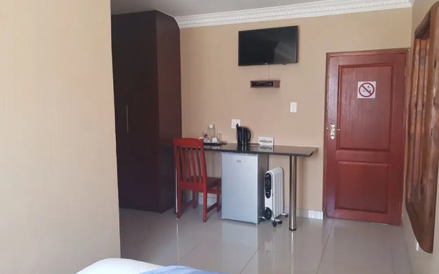 Ekuthuleni Guest house vosloorus