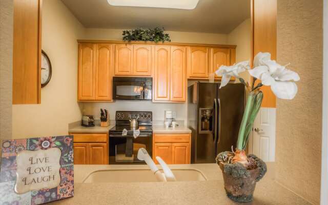 Top-floor Condo, Near Universal &convention Ctr