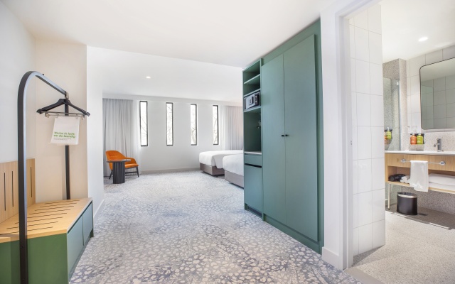 Holiday Inn Dandenong by IHG – Guest Rooms – Melbourne