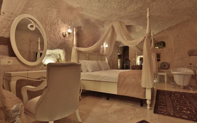 Elit Cave Suites