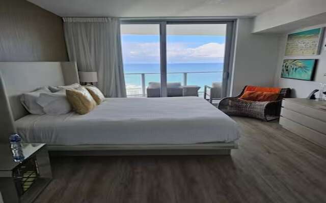 Lyfe Residence Building - Private apts over the beach