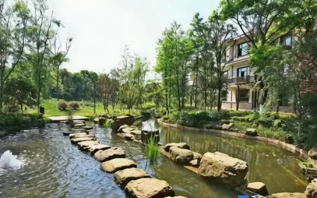 Huitang Yiqi Bieyuan Hot Spring Holiday Villa