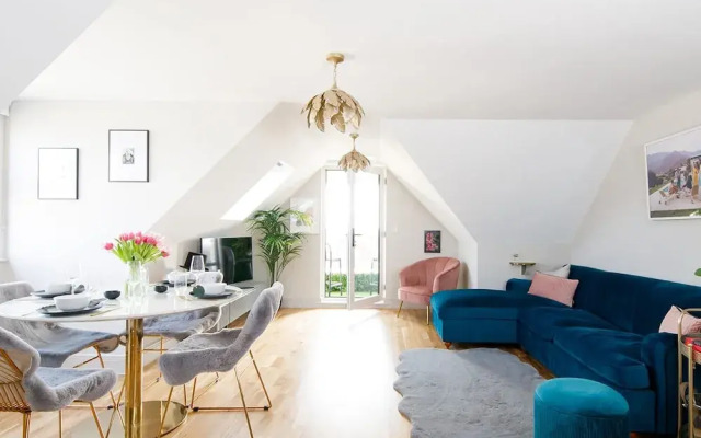 Luxury Penthouse Super King Bed 5 min to Beach
