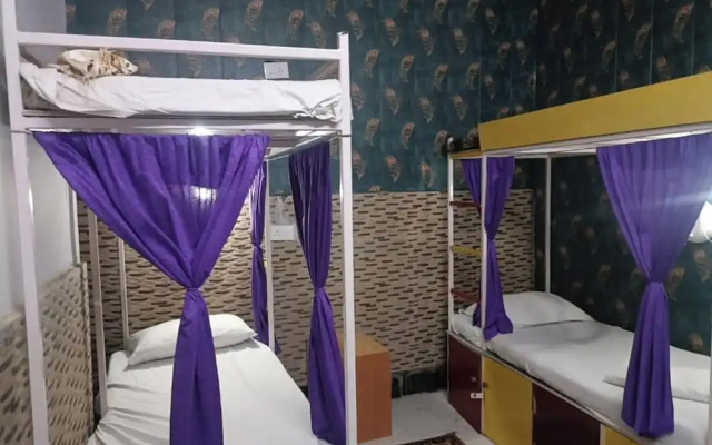 Goroomgo Mohit Paying Guest House Varanasi