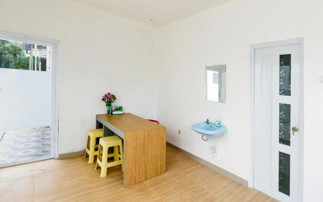 OYO 90898 Hotel Top Jaya