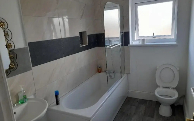 2-bed Apartment Near Beaches & Attractions Petsok