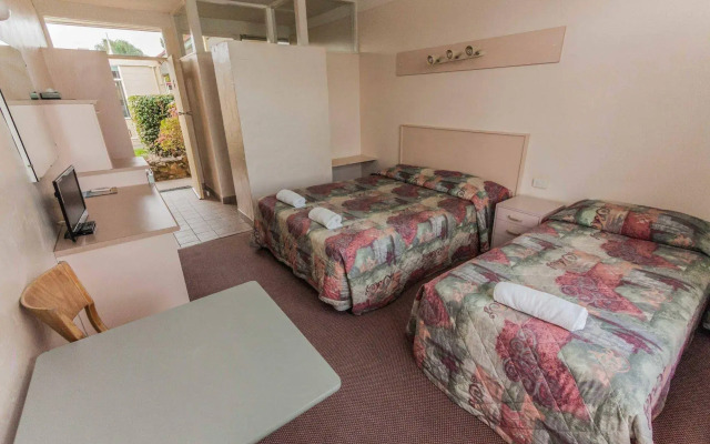 Moruya Waterfront Hotel Motel