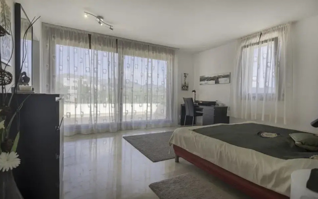 Great Penthouse Near Beach
