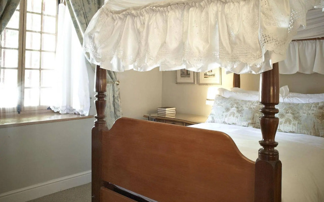 Dutch Manor Antique Hotel