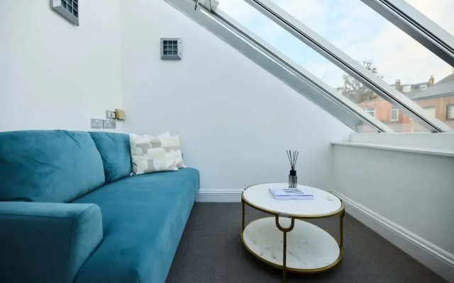 The Hampstead Getaway - Charming 5bdr Home With Conservatory