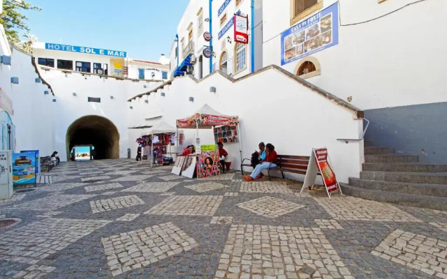 Albufeira Central by Homing