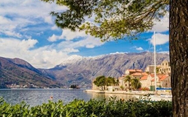 Perast Waterfront Apartments