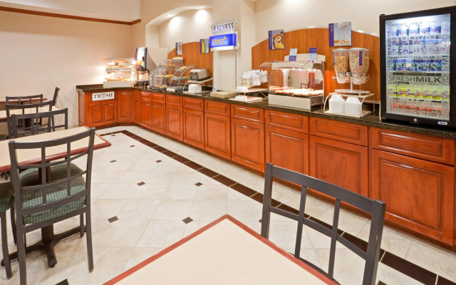 Holiday Inn Express Hotel & Suites Decatur, an IHG Hotel