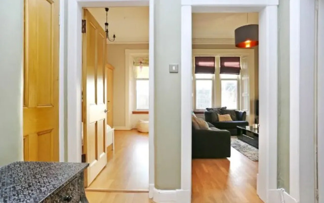 A Stunning Grand Apt near the Royal Botanic Garden