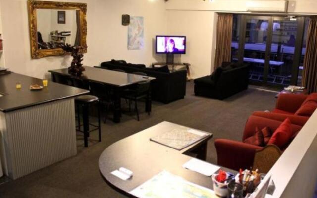 Eagles Nest Backpackers