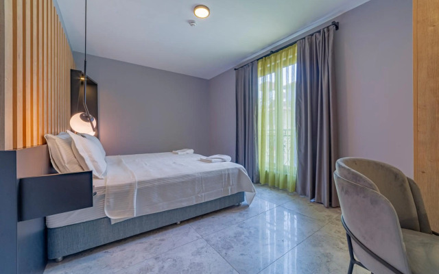 Twin Apart Hotel