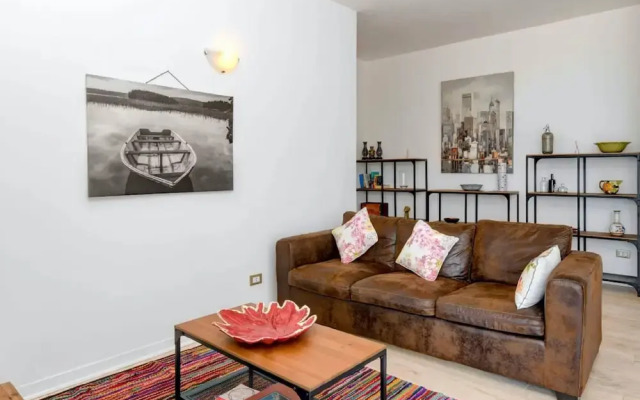 Immaculate 2-bed Apartment in Desenzano del Garda