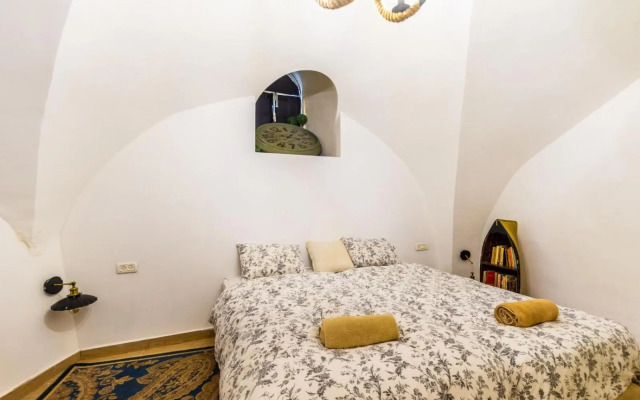 Private House 5 BDR In Mamilla up to 12 People !