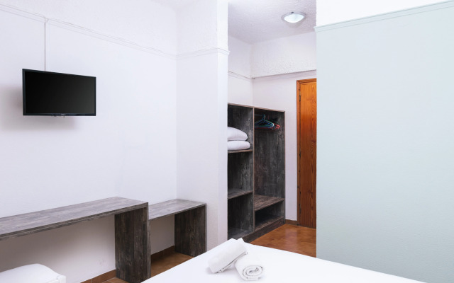 Eleaterra Hotel
