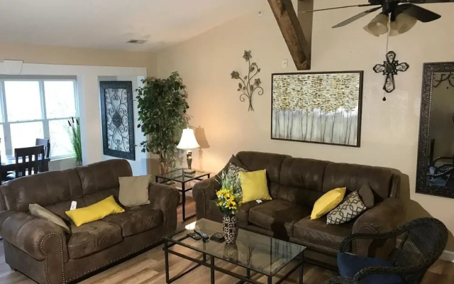 Club D-11 in Branson