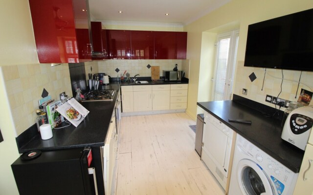 Beautifully Presented Three Bedroom House in Poole
