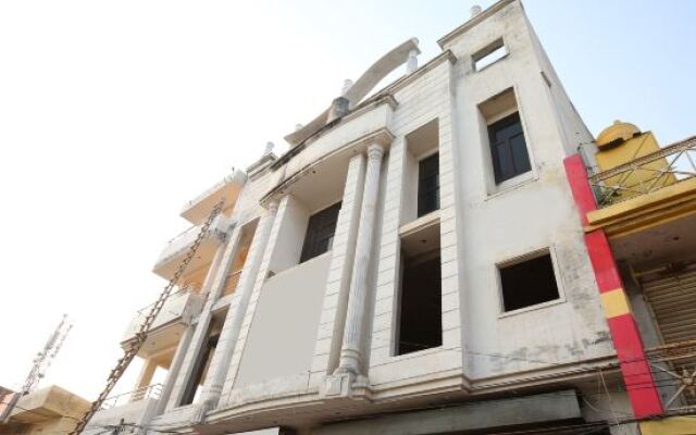 OYO 19765 Royal Guest House