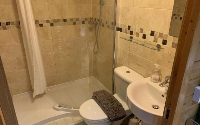 Southernwood - Garden Lodge 2