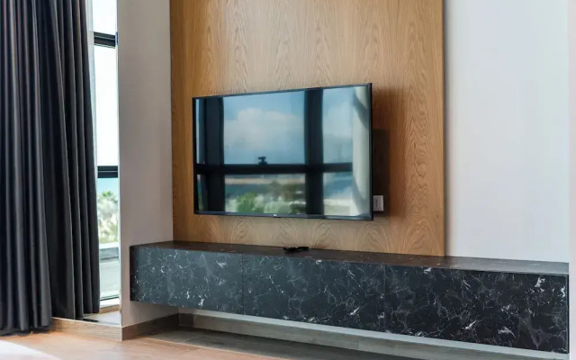 Marina Luxury Suite 102 Sea View