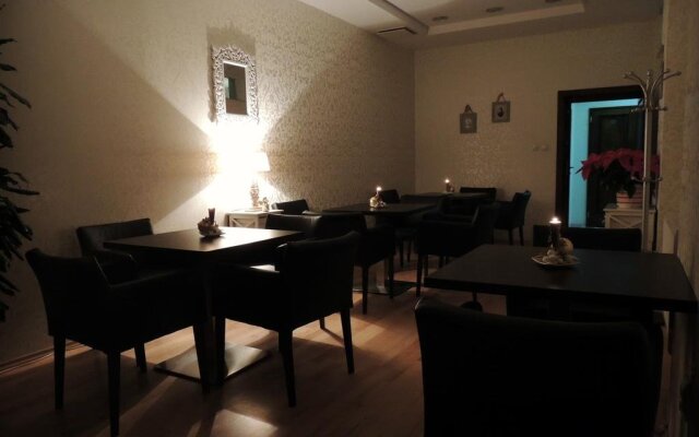 Boutique Hotel Empress