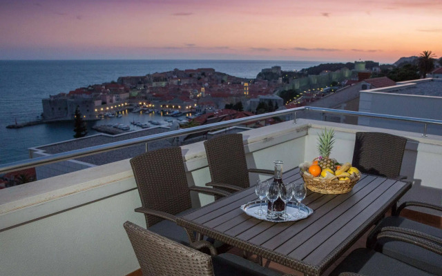 Penthouse the Best Old Town View