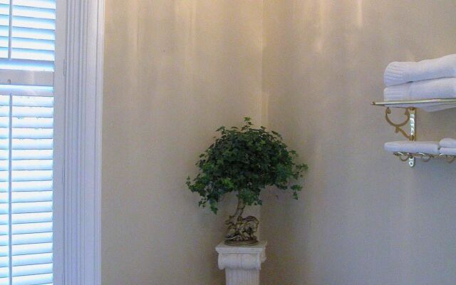 Trinkle Mansion Bed & Breakfast