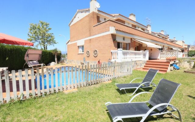 Villa Acogedora Para 8 Personas en Cambrils