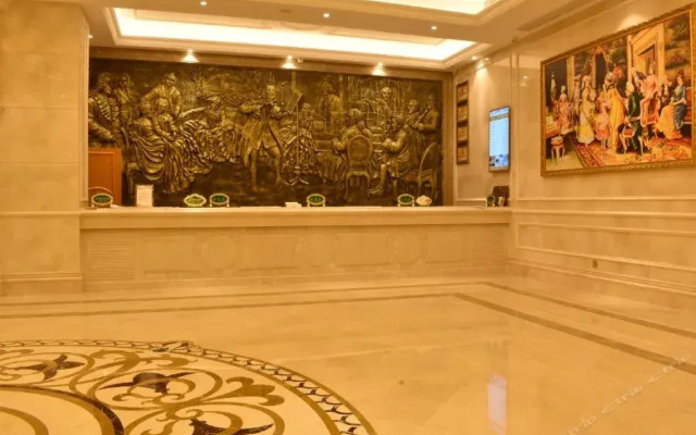 Vienna International Hotel (Shenzhen Longhua Qiankeng Metro Station)