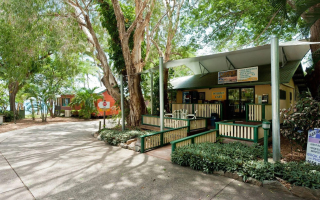 Ellis Beach Oceanfront Bungalows