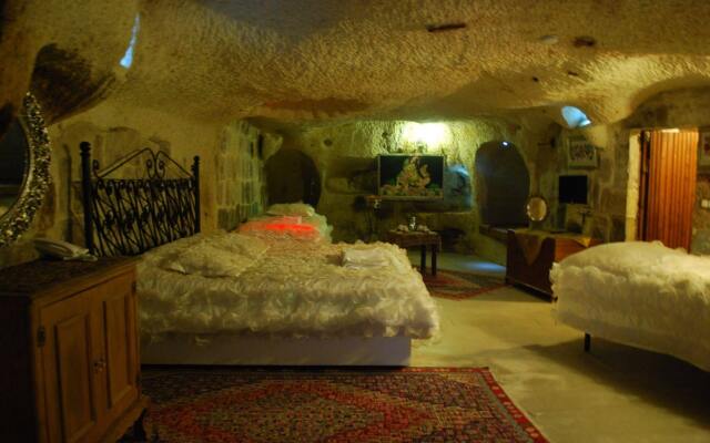 Cave Art Hotel