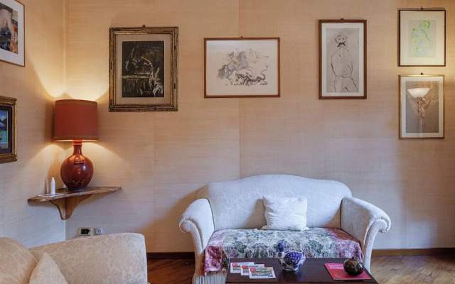 La finestra sul cortile di Via Roma