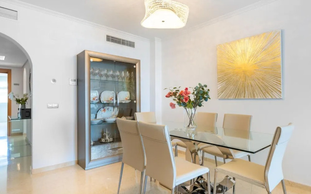 Belvilla by OYO La Zenaida II