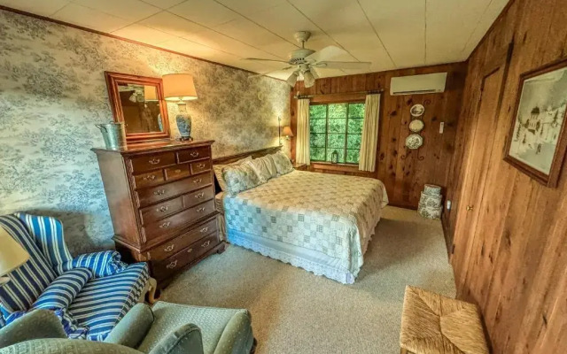 Hemlock Lodge
