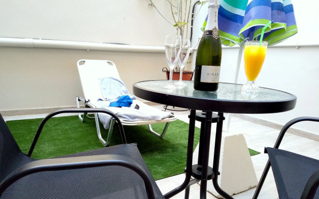 Caravel Apartment Hotel