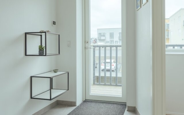Delightful 2 Bedroom Apt | Balcony | Parking