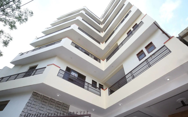 OYO 14823 Skyheights