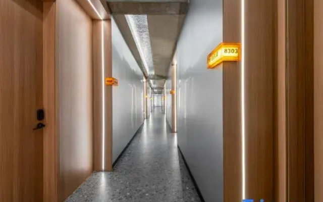 Sea of Flowers Esports Hot Spring Hotel (Dujiangyan Nanqiao Branch)