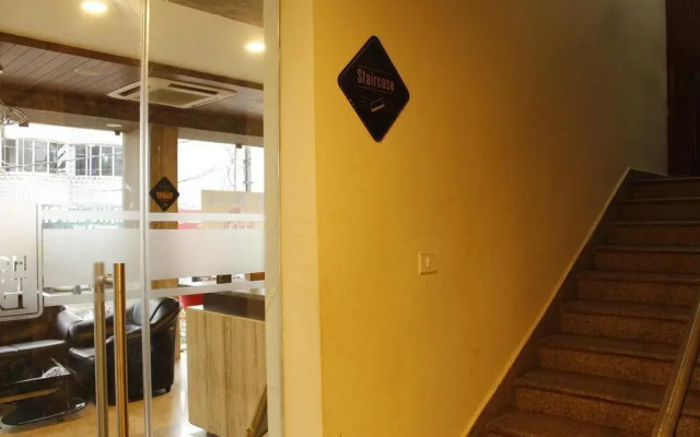 OYO Premium Old Station Road Bhubaneswar 4