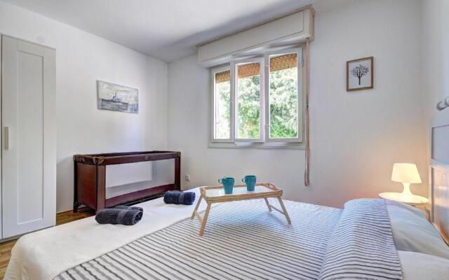 Centar White Apartment