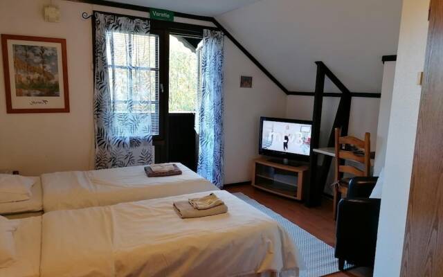 Cronin's Guesthouse B&B